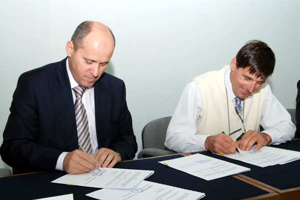 2008.11. 19. - Potpisano 12 ugovora o potpori gradnje i rekonstrukcije putničke i izletničke flote malih brodara